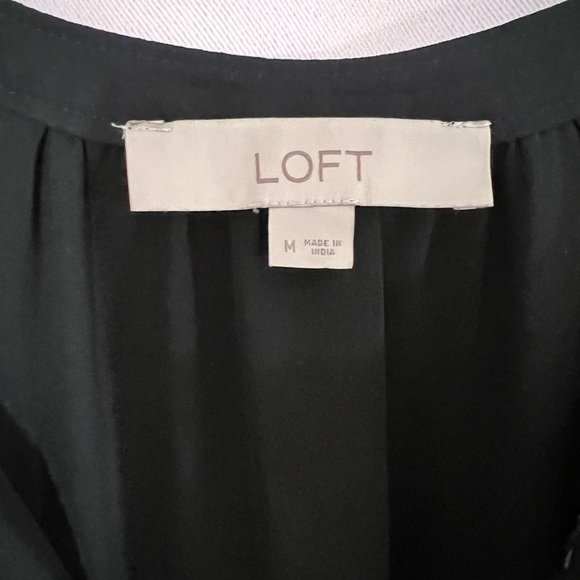 Silk Blouse  no sleeves. Black. From The Loft. - Picture 4 of 7